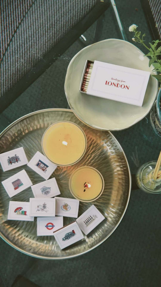Limited Edition — The Laldie × London Discover London through design and detail, with this special collector’s edition celebrating the soul of the city. What’s included: 10 custom-designed matchboxes with coloured tips 1 large-format matchbox 1 compliment